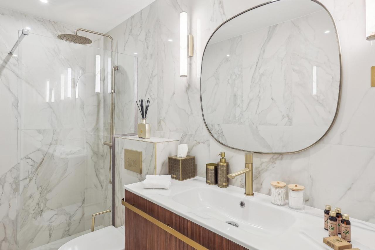Suite Luxueuse Avec Jardin Prive Sauna Et Jacuzzi Paris Exteriör bild